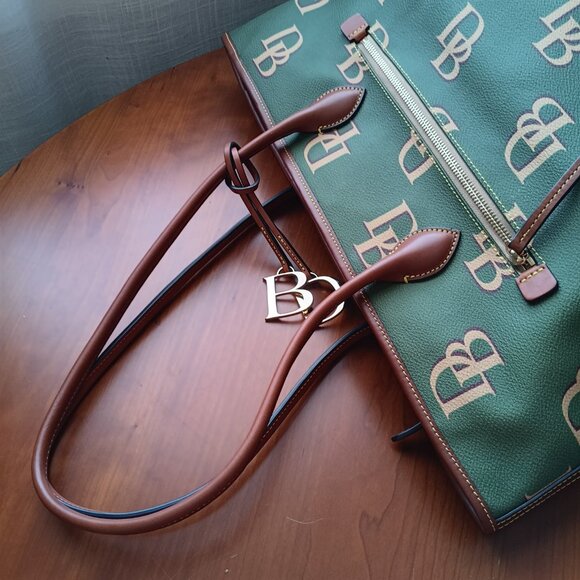 Dooney & Bourke Green Signature Logo Large Pebble Grain Leather Tote - Picture 5 of 16